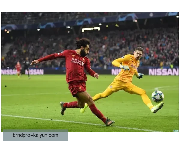 亨德森的传球能力助力球队冲击胜利新高峰，表现亮眼