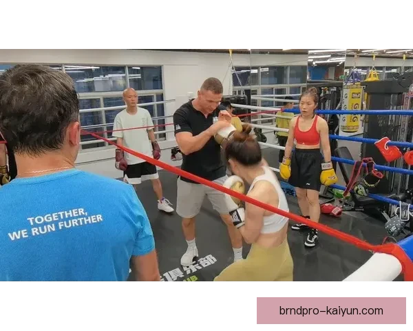 顶级教练风采：战术素养与临场指挥持续提升